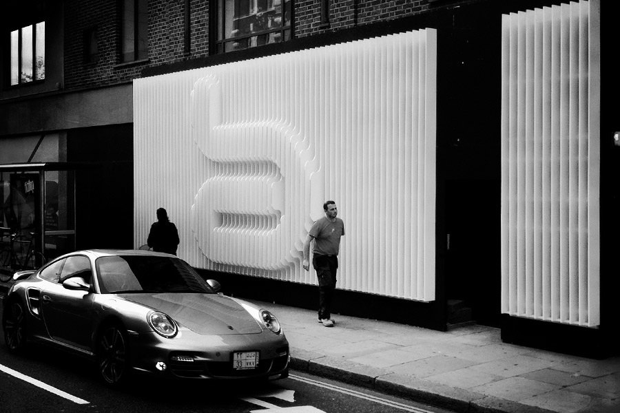 Busaba Eathai Hoarding, King's Road, London SW3: construction hoarding installation, image 2 of 4